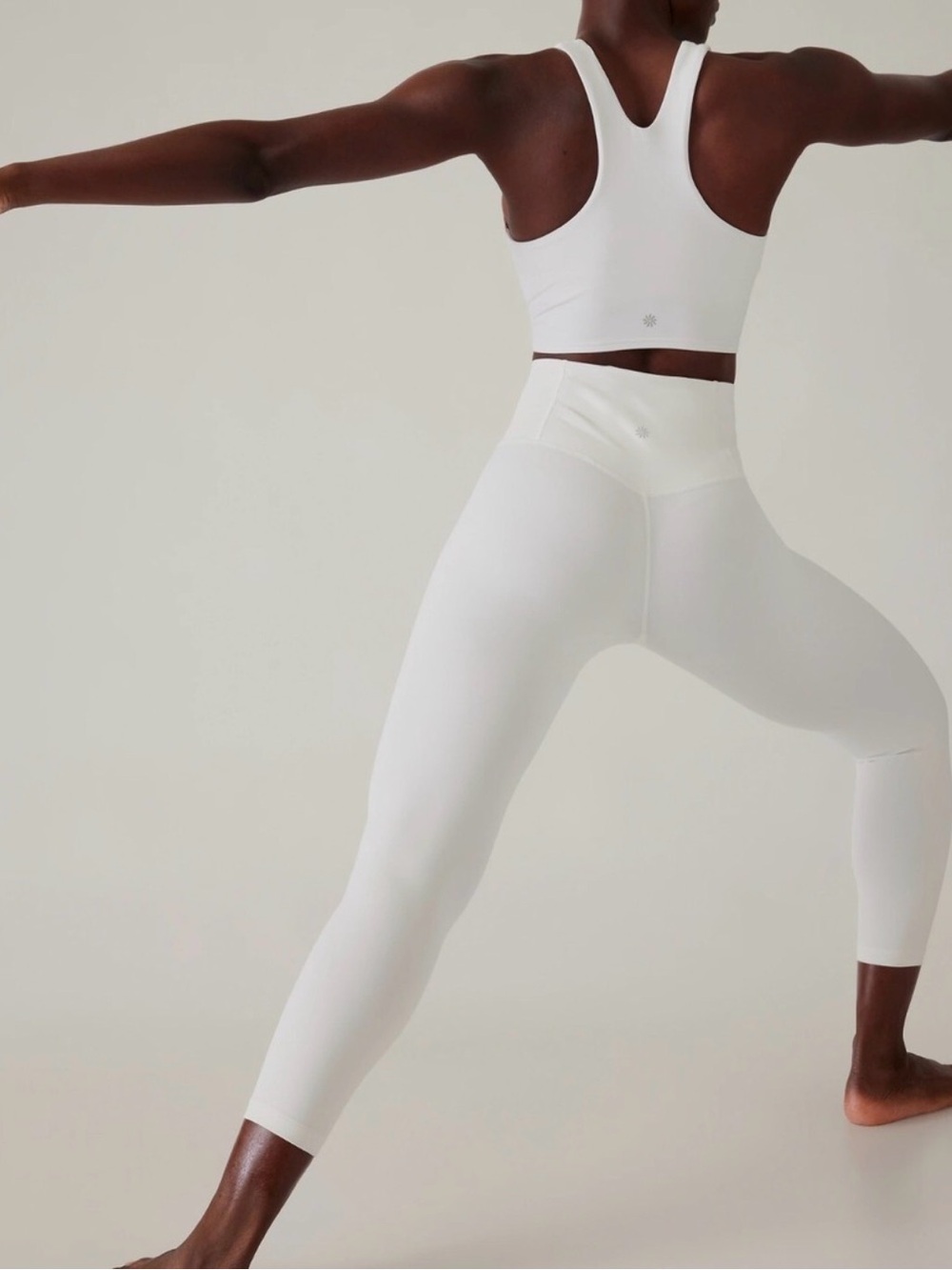 Elation Ultra High Rise 7/8 Legging
Buttery-soft stretch MP Medium Compression - Picture 2 of 14